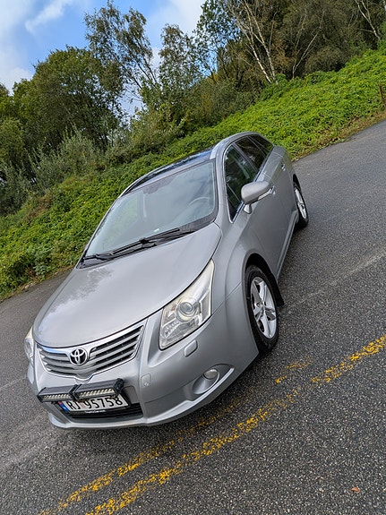 Toyota Avensis 4 of 22