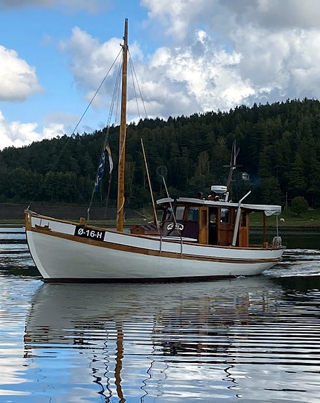 MK SVAN 1929 - unik Risørkutter med dokumentert historie 3 of 30