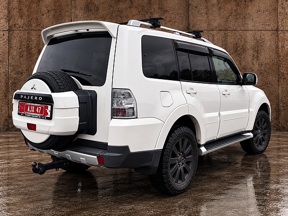 Mitsubishi Pajero 3 of 14