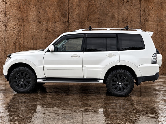 Mitsubishi Pajero 5 of 14