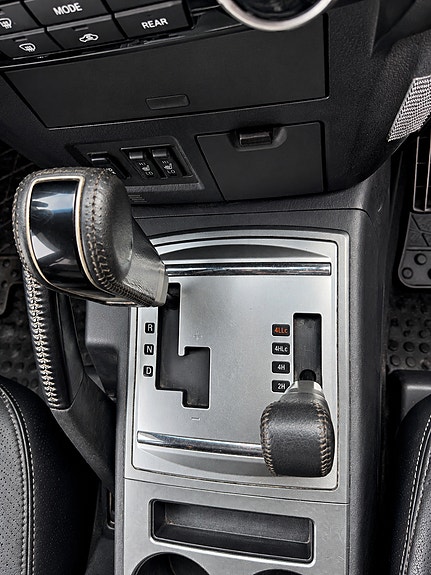 Mitsubishi Pajero 10 of 14