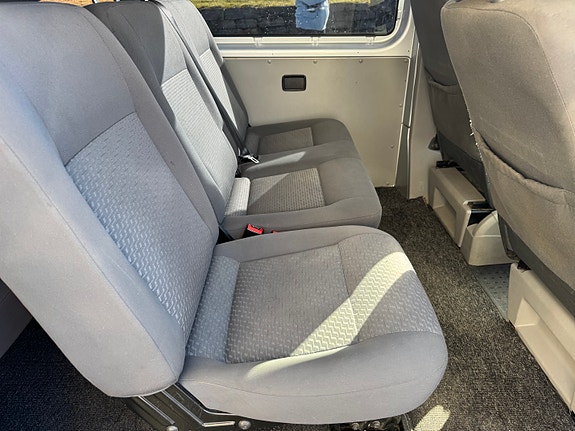 Volkswagen Transporter 9 of 15