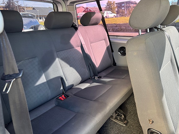 Volkswagen Transporter 10 of 15
