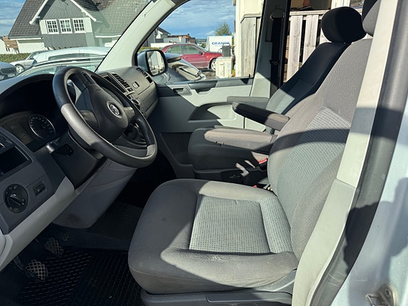 Volkswagen Transporter 7 of 15