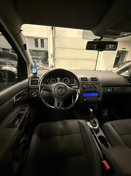 Volkswagen Touran 9 of 15