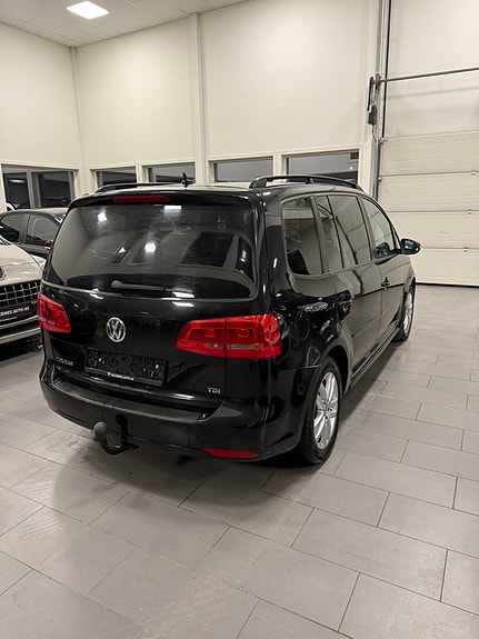 Volkswagen Touran 6 of 15