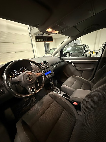 Volkswagen Touran 8 of 15