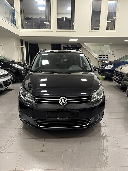 Volkswagen Touran 2 of 15