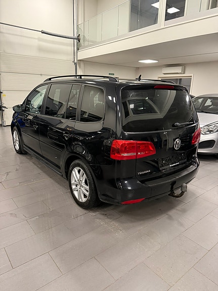 Volkswagen Touran 4 of 15