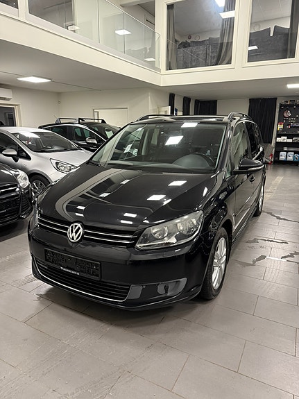 Volkswagen Touran 3 of 15