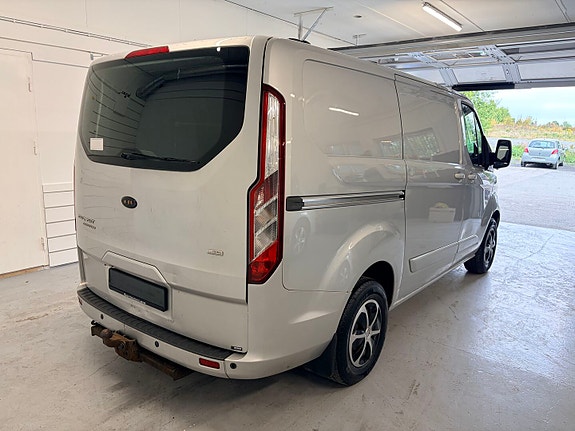 Ford Transit Custom 7 of 24