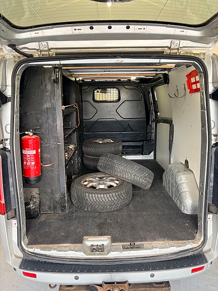 Ford Transit Custom 22 of 24
