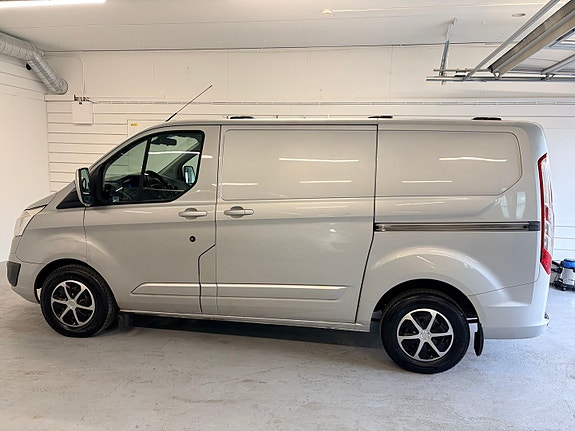 Ford Transit Custom 11 of 24