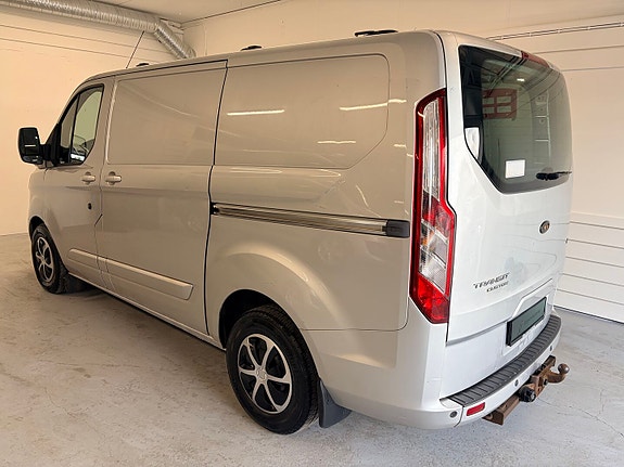 Ford Transit Custom 9 of 24