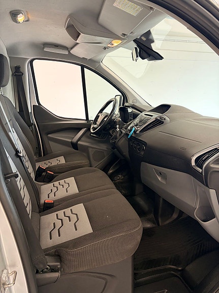 Ford Transit Custom 14 of 24
