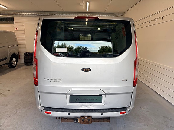 Ford Transit Custom 8 of 24