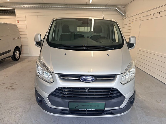 Ford Transit Custom 13 of 24