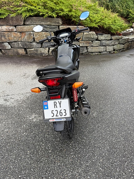 Honda CB 125F 3 of 13