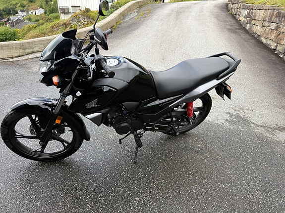 Honda CB 125F 4 of 13