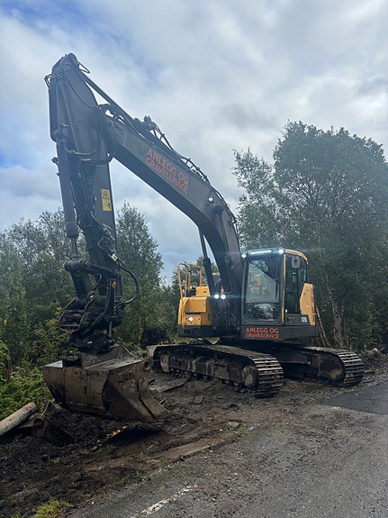 Volvo ECR 235 EL med lite timer /dozerskjær og GPS 8 of 17
