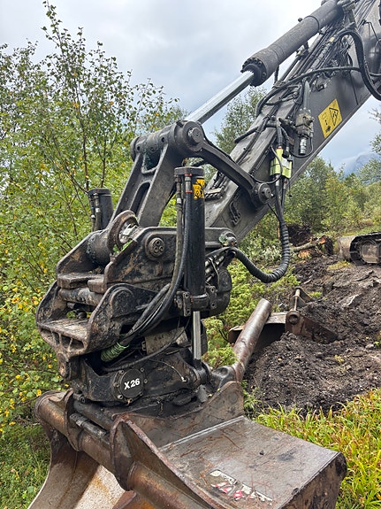 Volvo ECR 235 EL med lite timer /dozerskjær og GPS 4 of 17