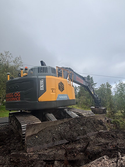 Volvo ECR 235 EL med lite timer /dozerskjær og GPS 5 of 17