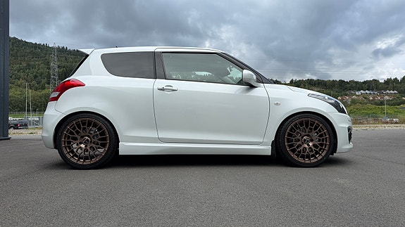 Suzuki Swift 12 of 30
