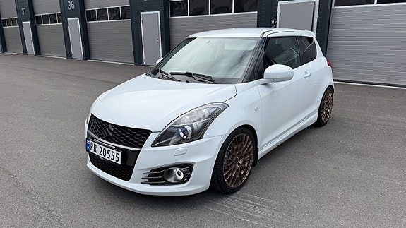 Suzuki Swift 19 of 30
