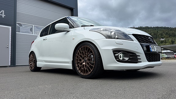 Suzuki Swift 16 of 30