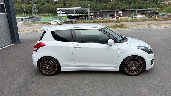Suzuki Swift 13 of 30