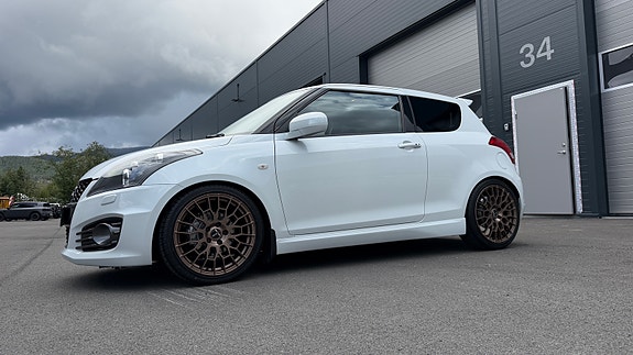 Suzuki Swift 3 of 30