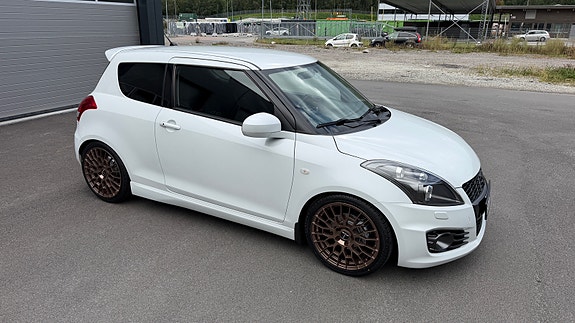 Suzuki Swift 15 of 30