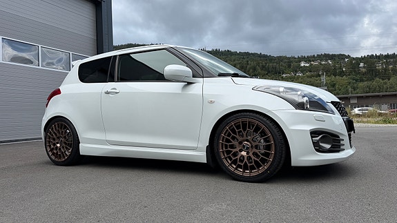 Suzuki Swift 14 of 30