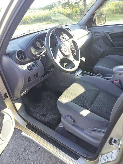 Toyota RAV4 5 of 19
