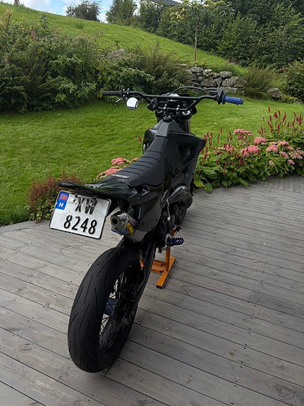Husqvarna SM 125 2 of 7