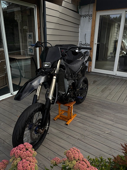 Husqvarna SM 125 3 of 7