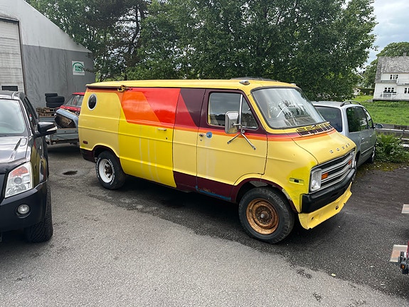 Dodge Tradesman 8 of 15