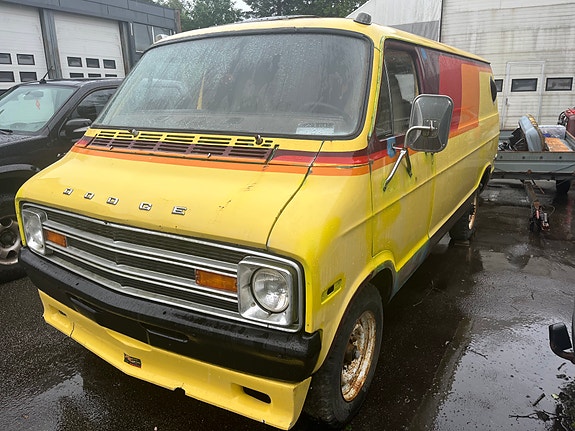 Dodge Tradesman 4 of 15