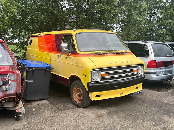 Dodge Tradesman 2 of 15