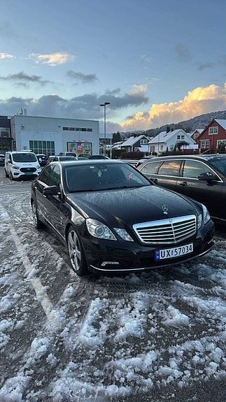 Mercedes-Benz E220 d 2 of 12