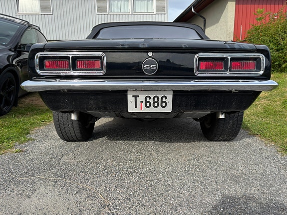 Chevrolet Camaro 9 of 14