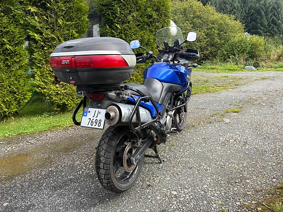 Suzuki DL 650 V-Strom 4 of 10