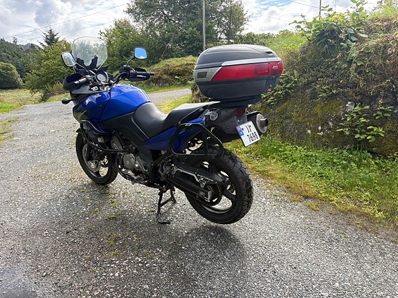 Suzuki DL 650 V-Strom 3 of 10
