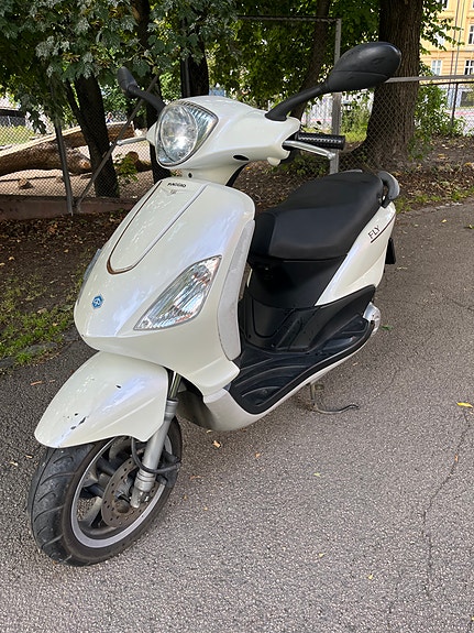 Piaggio Fly 50 2 of 10