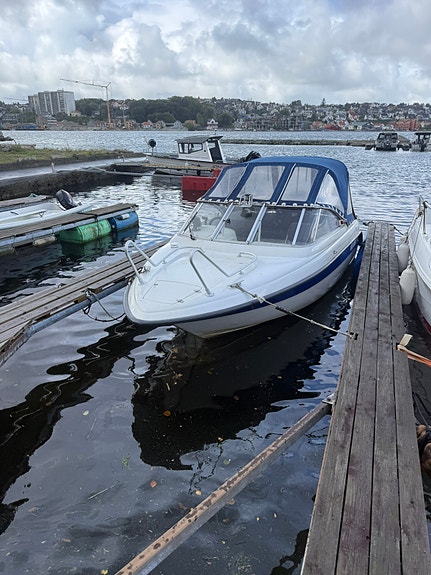 Trygg sjøbåt med ny motor og henger med nye bremser og dekk 6 of 14