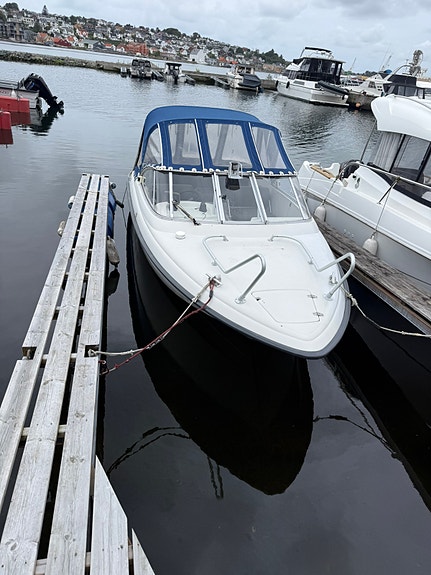 Trygg sjøbåt med ny motor og henger med nye bremser og dekk 14 of 14