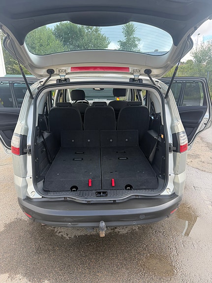 Ford S-MAX 9 of 30
