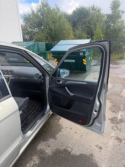 Ford S-MAX 25 of 30