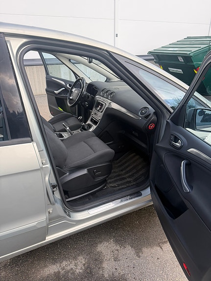 Ford S-MAX 26 of 30