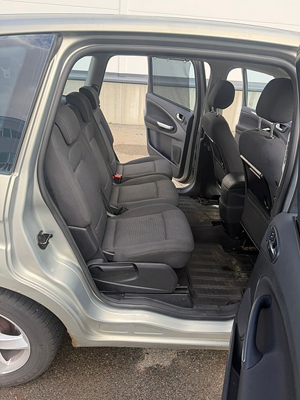 Ford S-MAX 14 of 30